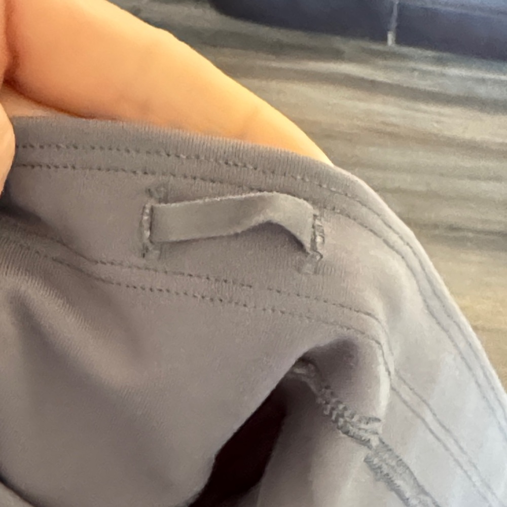Athleta women’s Gray and Cream Leggings - NWT - Picture 10 of 13
